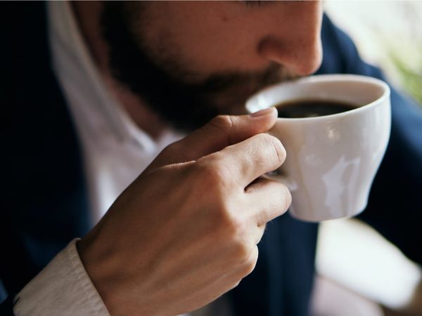 Bạn có thể thử giảm ăn các đồ cay nóng, giảm lượng đường trong khẩu phần hằng ngày để cảm nhận vị ngọt của cà phê rõ hơn