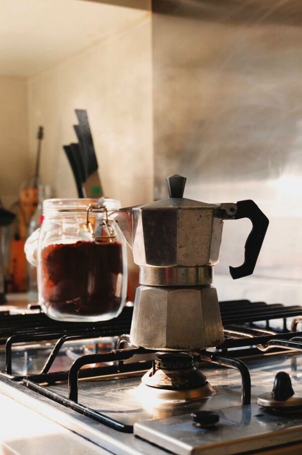Stovetop Coffee Maker - một trong các loại máy pha cà phê
