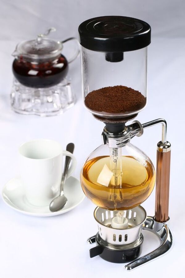 Siphon Coffee Maker - một trong các loại máy pha cà phê
