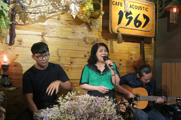 cafe-acoustic-4
